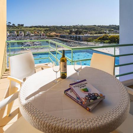 Marina Breeze Apartment With Pool - 900M From The Beach Αλμπουφέιρα Εξωτερικό φωτογραφία
