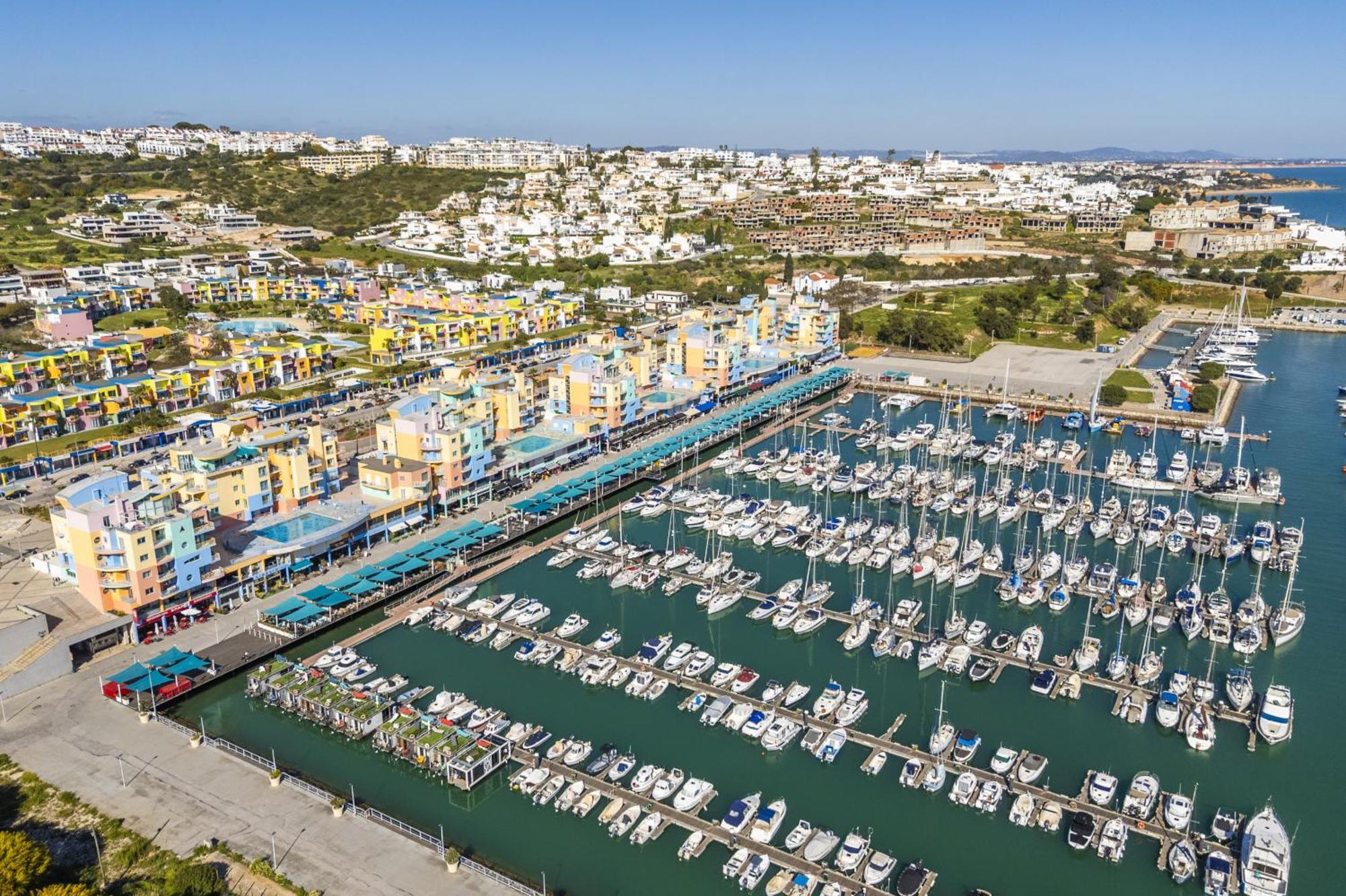 Marina Breeze Apartment With Pool - 900M From The Beach Αλμπουφέιρα Εξωτερικό φωτογραφία