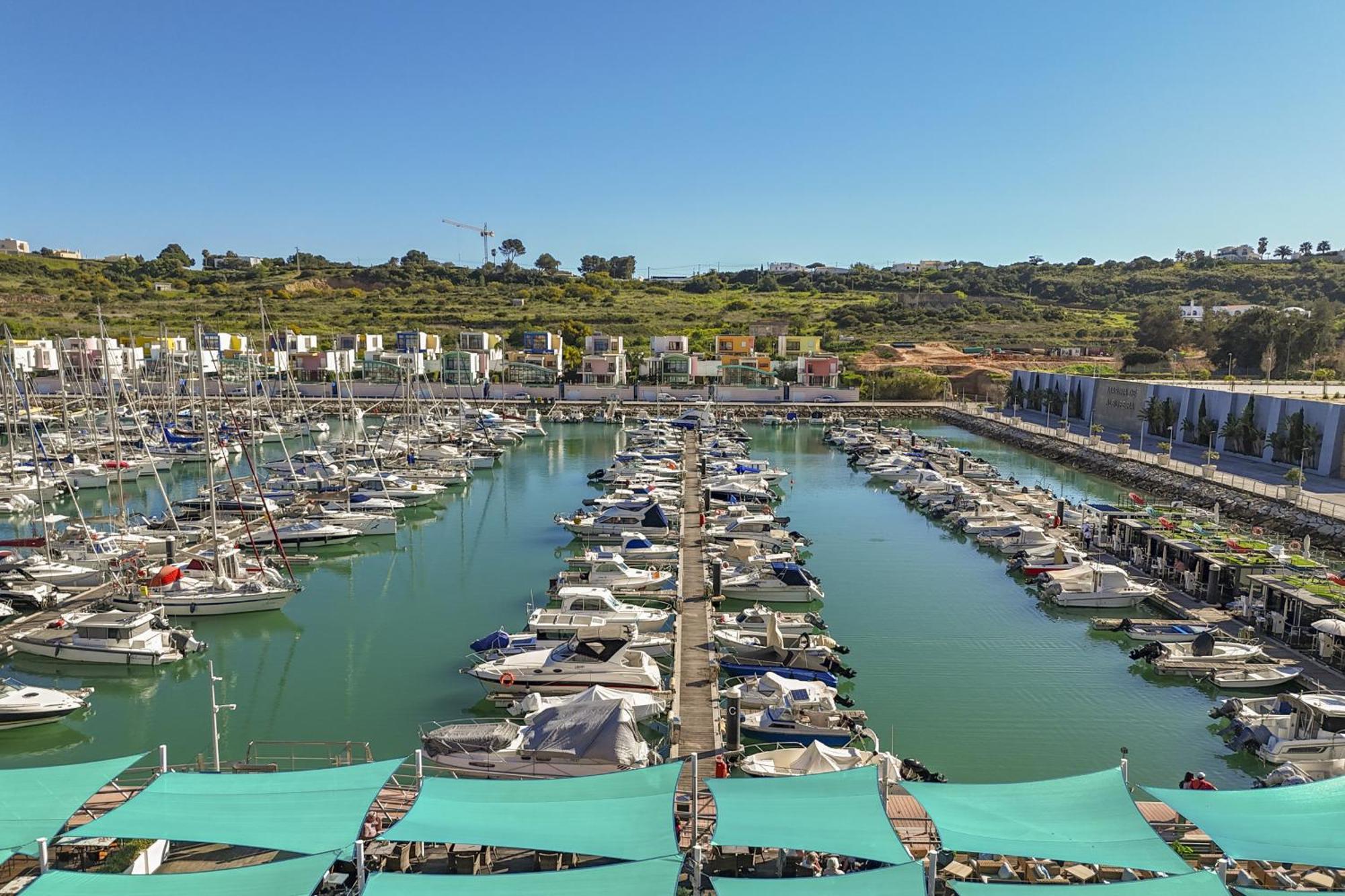 Marina Breeze Apartment With Pool - 900M From The Beach Αλμπουφέιρα Εξωτερικό φωτογραφία