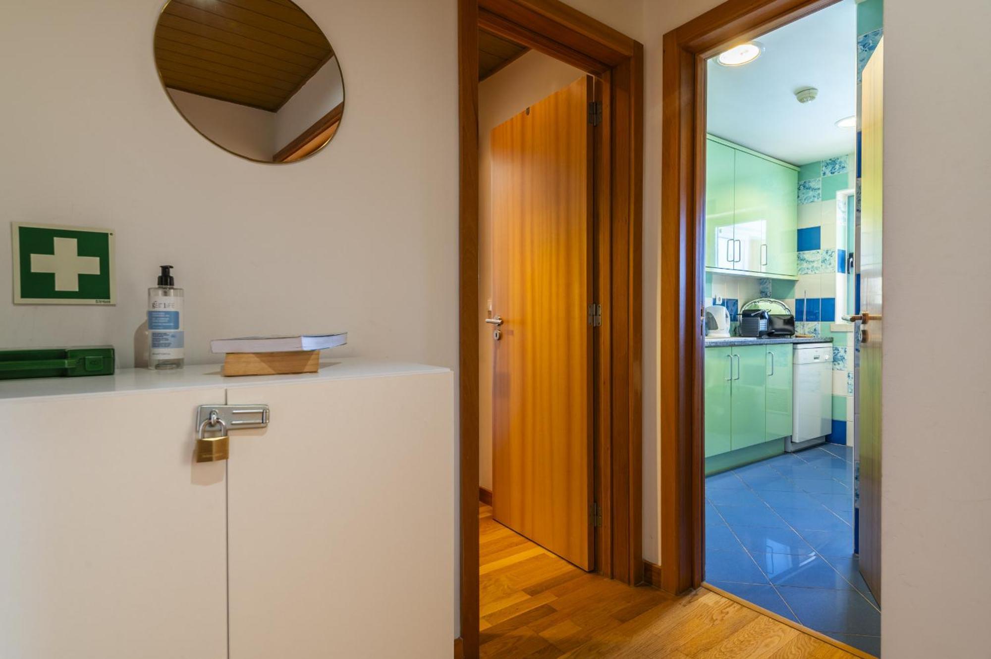 Marina Breeze Apartment With Pool - 900M From The Beach Αλμπουφέιρα Εξωτερικό φωτογραφία