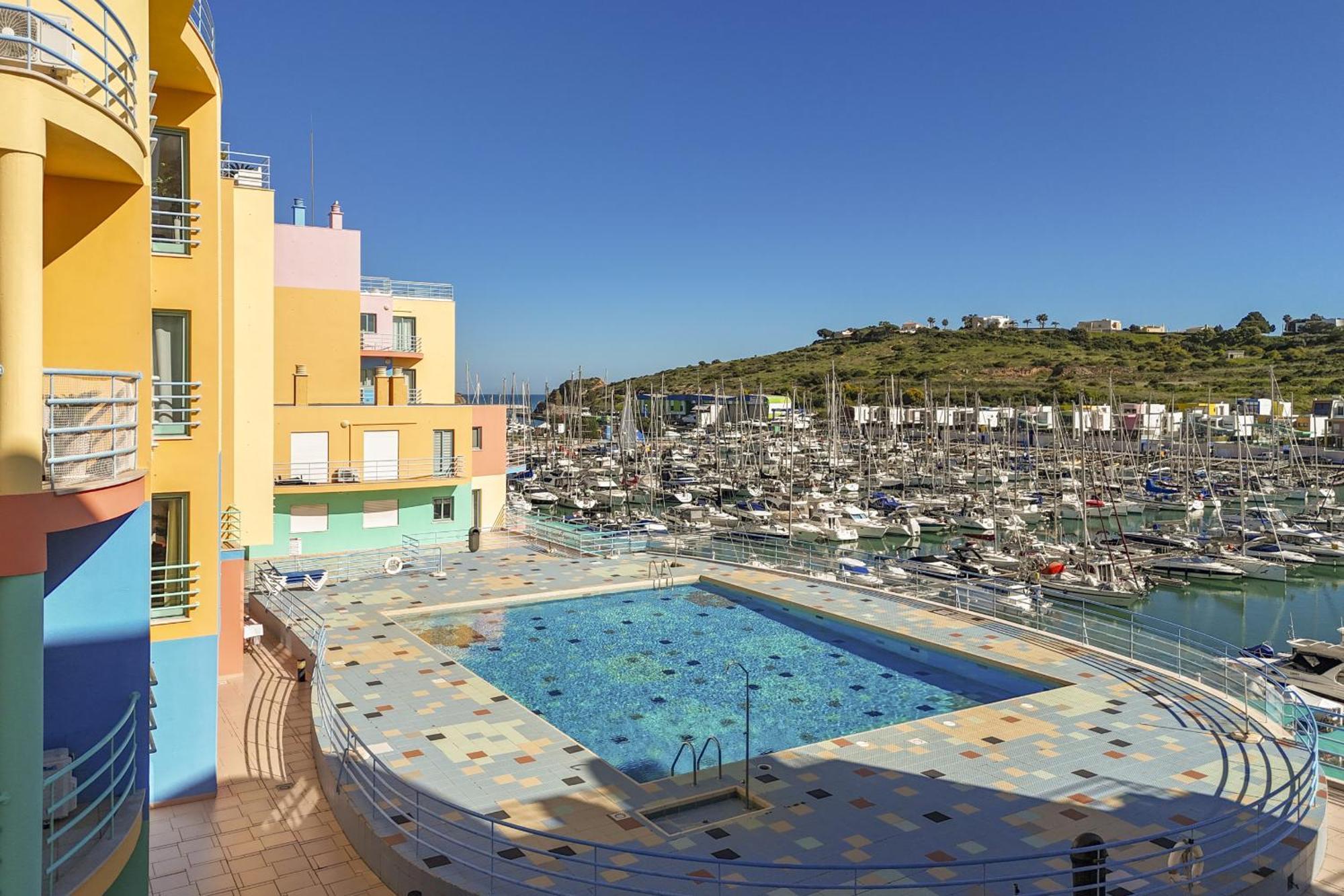 Marina Breeze Apartment With Pool - 900M From The Beach Αλμπουφέιρα Εξωτερικό φωτογραφία